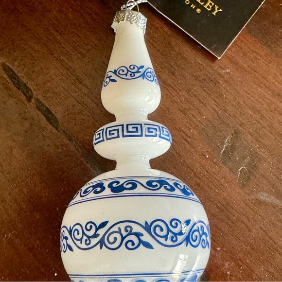 Robert Stanley Glass Finial Ornament - Picture 3 of 6